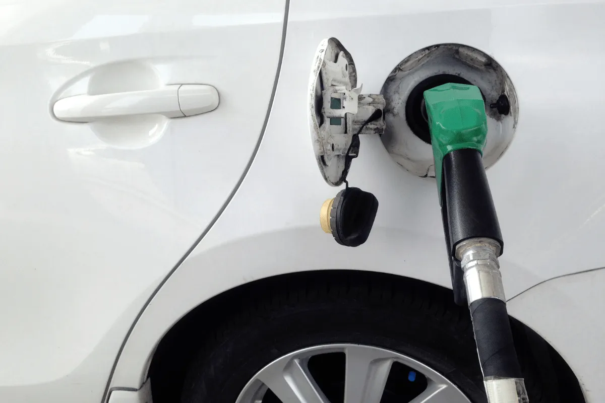 Ford Mondeo tankowanie