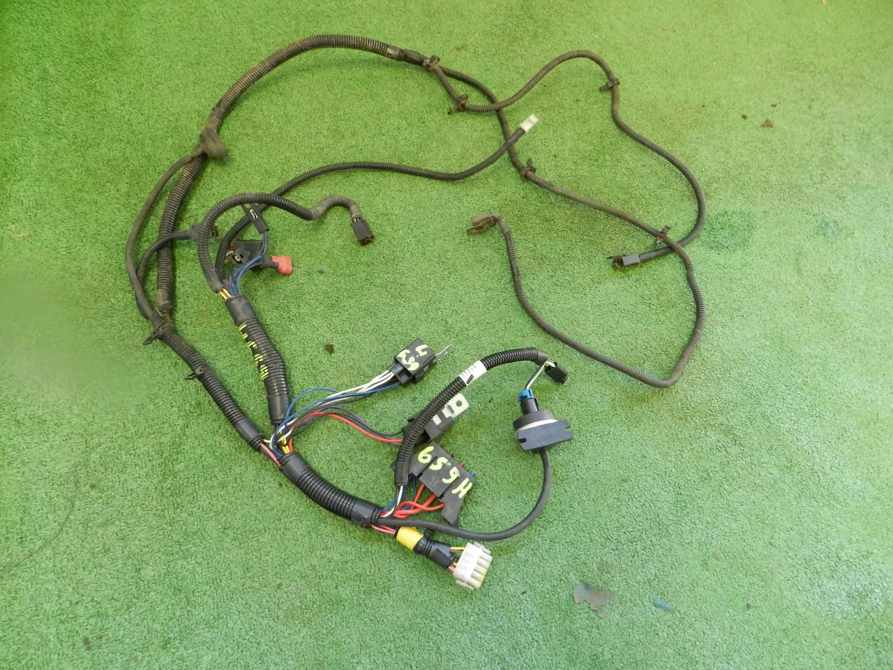 Uszkodzona wiązka elektryczna John Deere korozja przetarcia