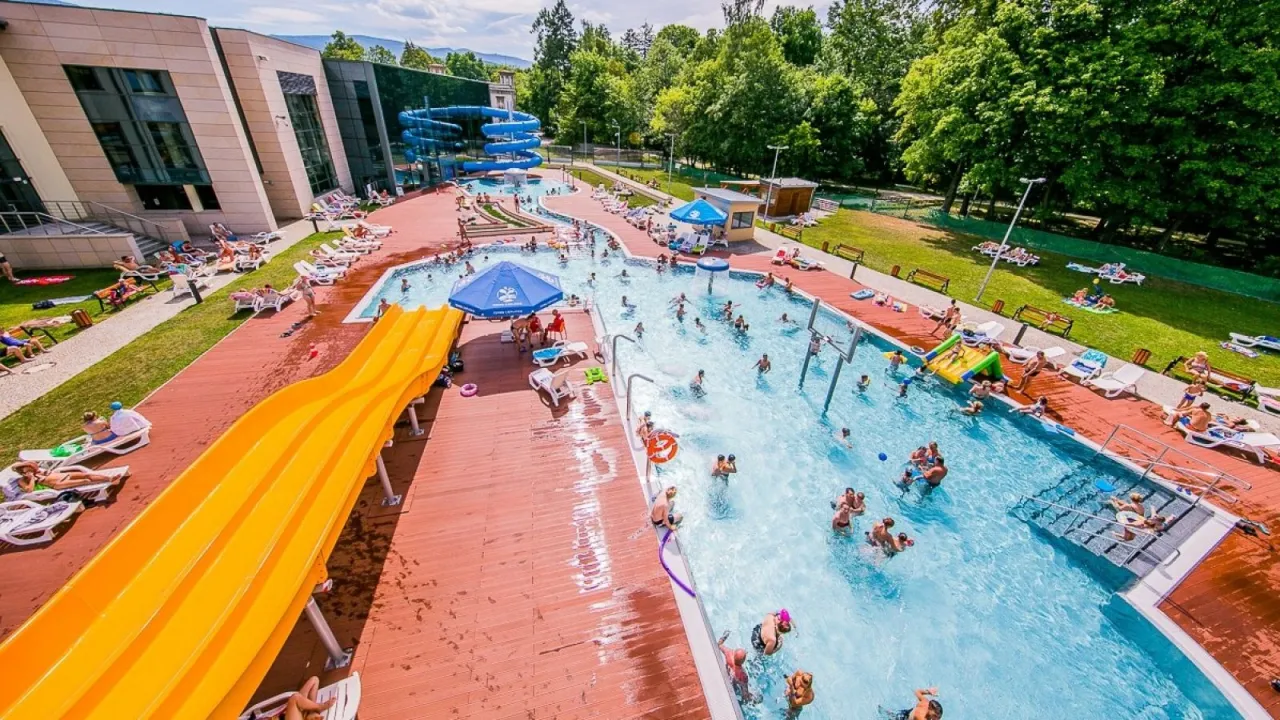 Termy Cieplickie baseny zewnętrzne