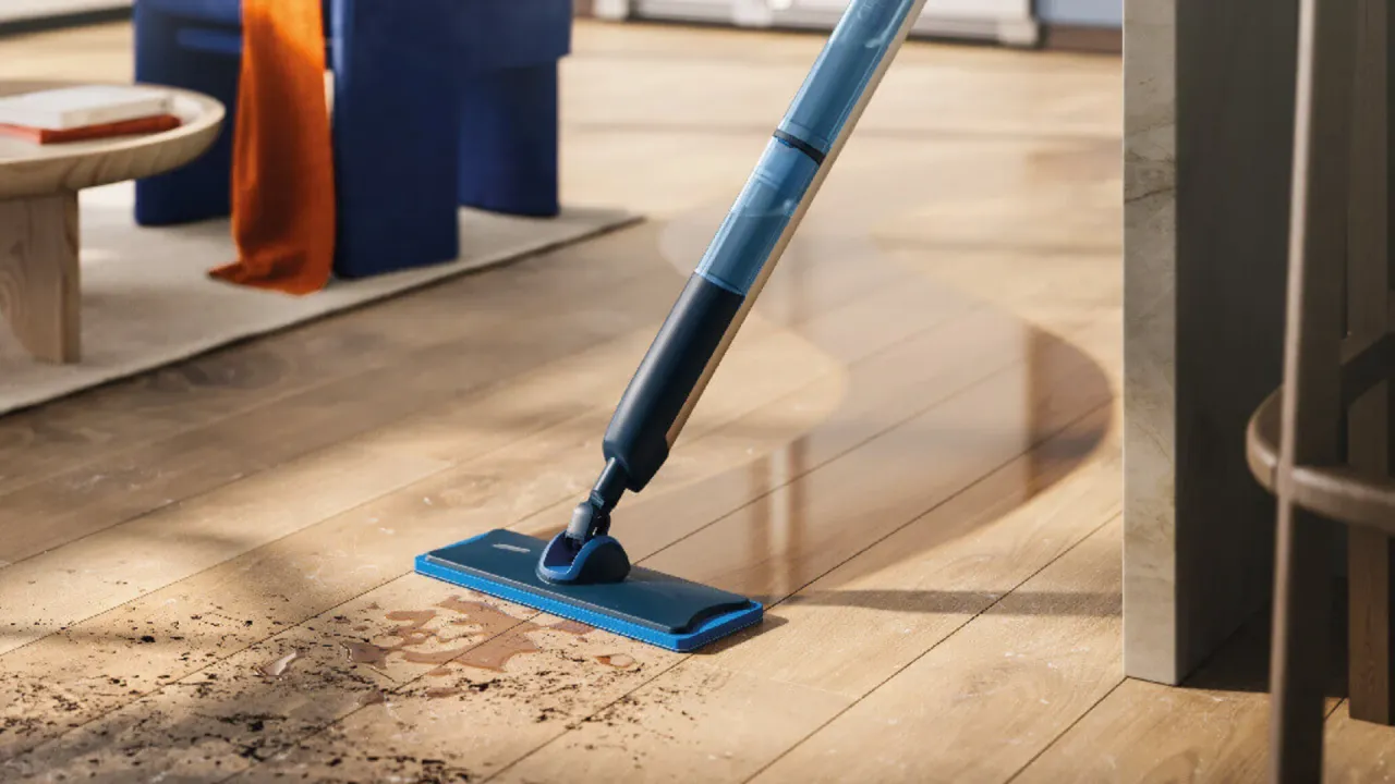 czyszczenie paneli przed nabłyszczaniem, odkurzanie paneli