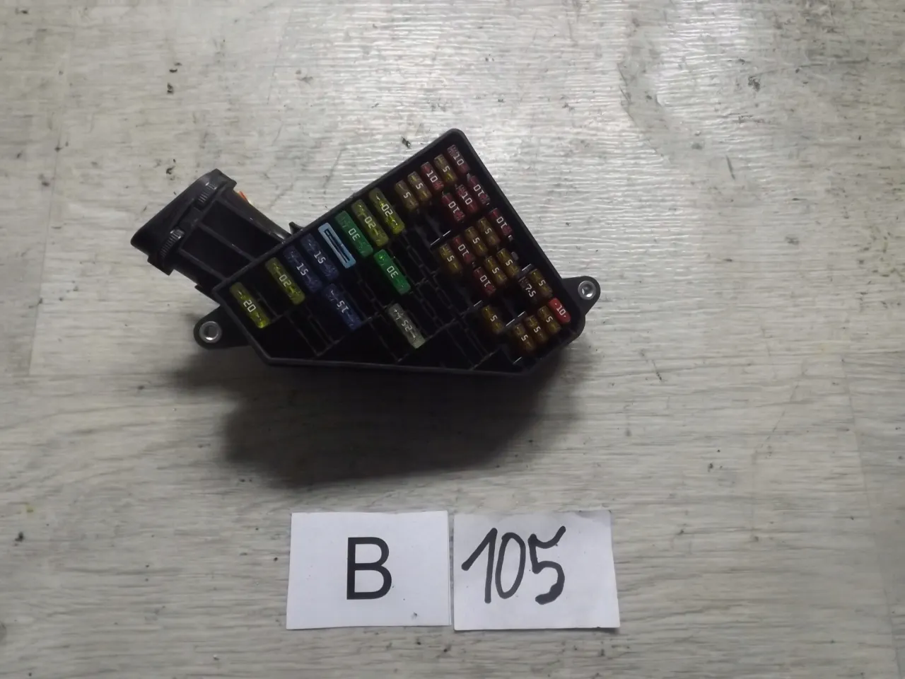 bezpiecznik F50 Polo 9N