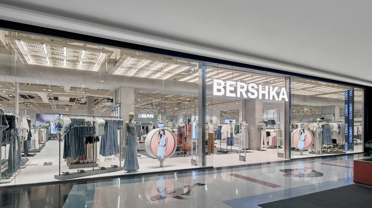 Bershka sklep logo i fasada