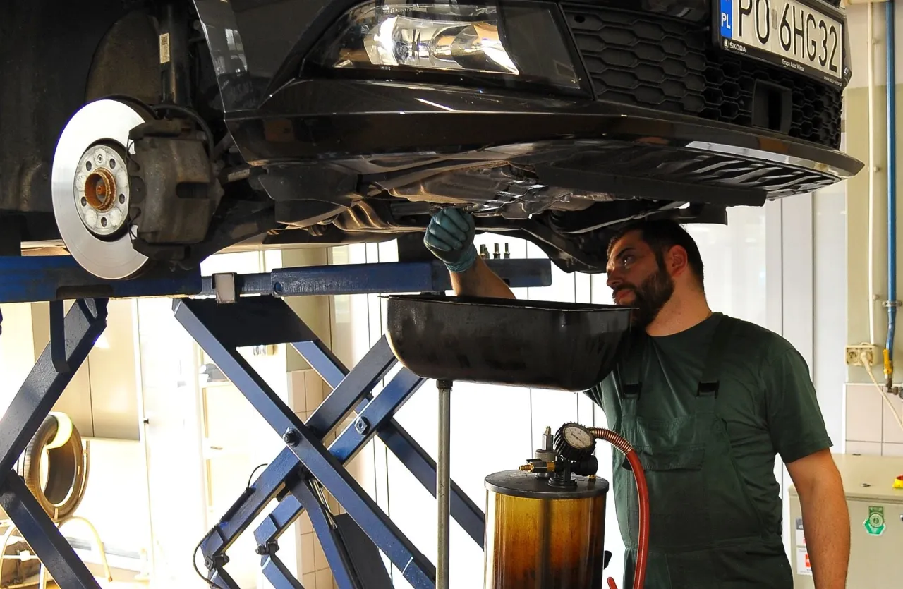 Utylizacja zużytego oleju silnikowego w Polsce