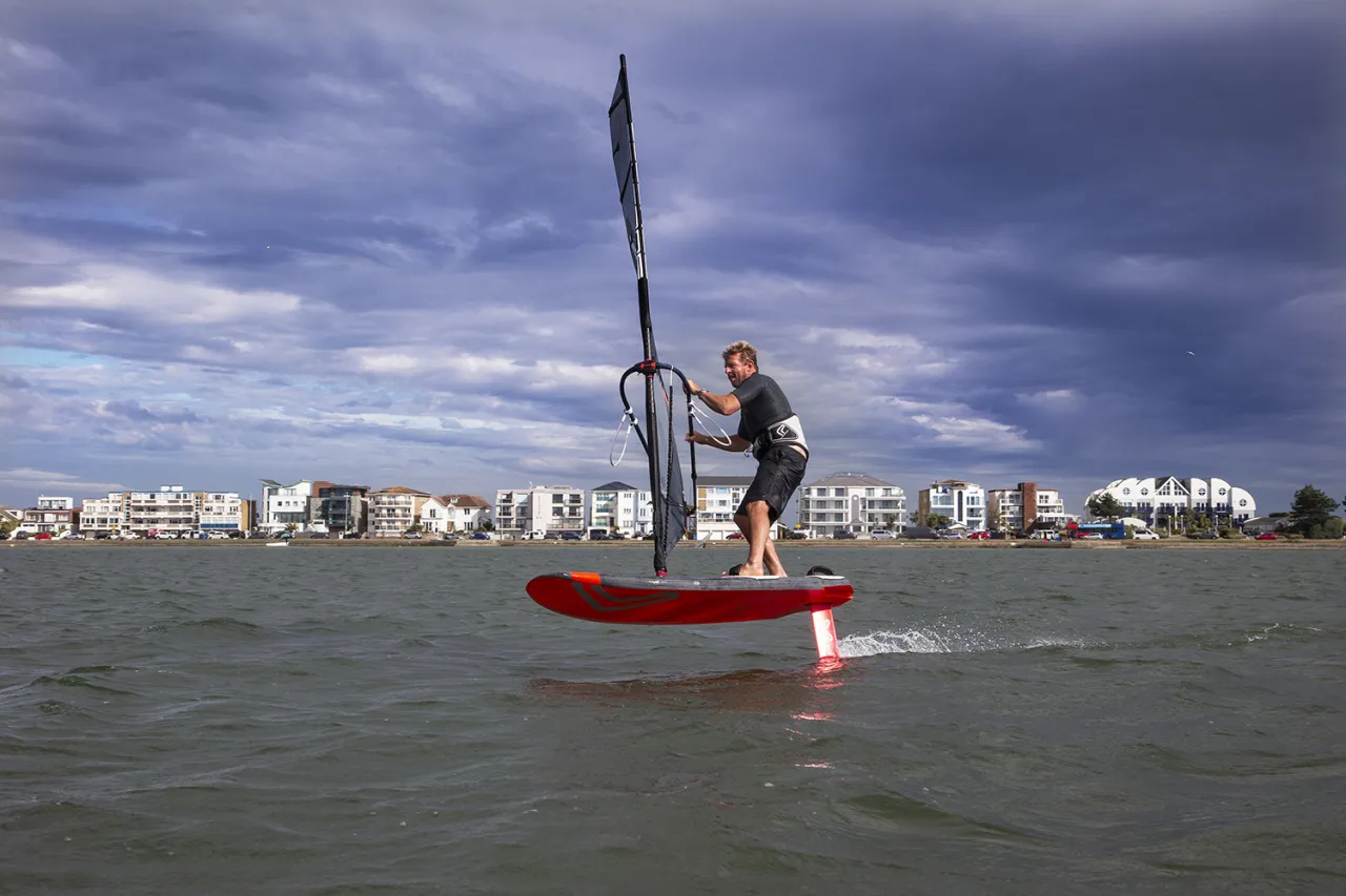 Windsurferzy na Poole Harbour
