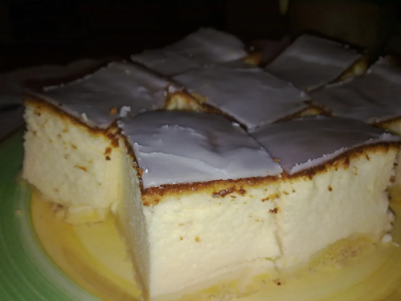 Puszysty sernik z lukrem, idealny przepis kt&oacute;ry nie opada. Wygląda pysznie!