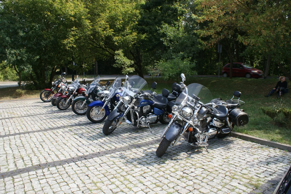 motocykl nad zalewem sulejowskim