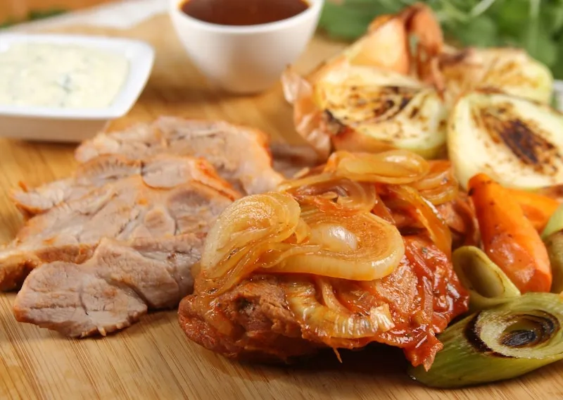 Zdjęcie Jak zrobić sos z karkówki, który zachwyci smakiem i aromatem