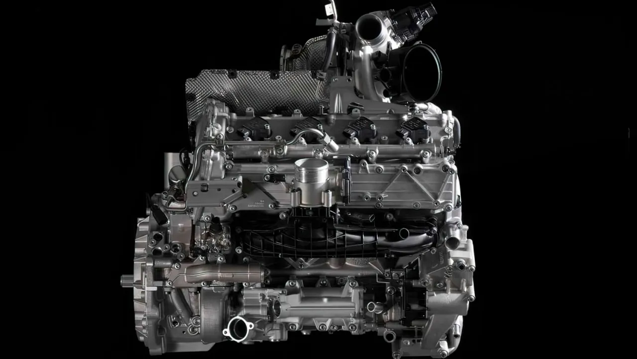 Silnik V10 Lamborghini Huracan, potężna maszyna z turbosprężarką, gotowa do akcji.