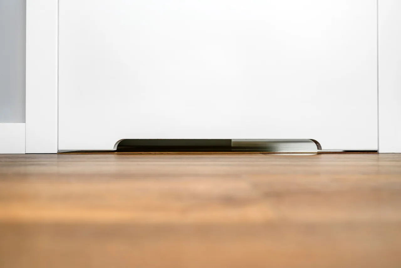 podcięcie wentylacyjne drzwi łazienkowych