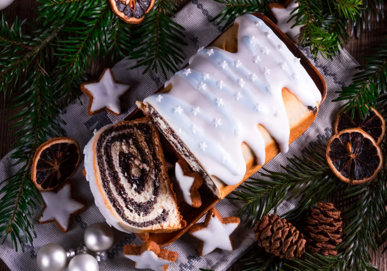 Makowiec zawijany z lukrem