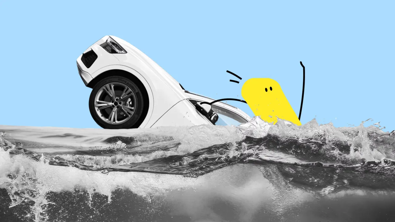 Białe auto tonie w wodzie, a obok niego ż&oacute;łta postać z przerażeniem w oczach. Kupiłem auto po powodzi, ale nie spodziewałem się, że będzie aż tak mokre!