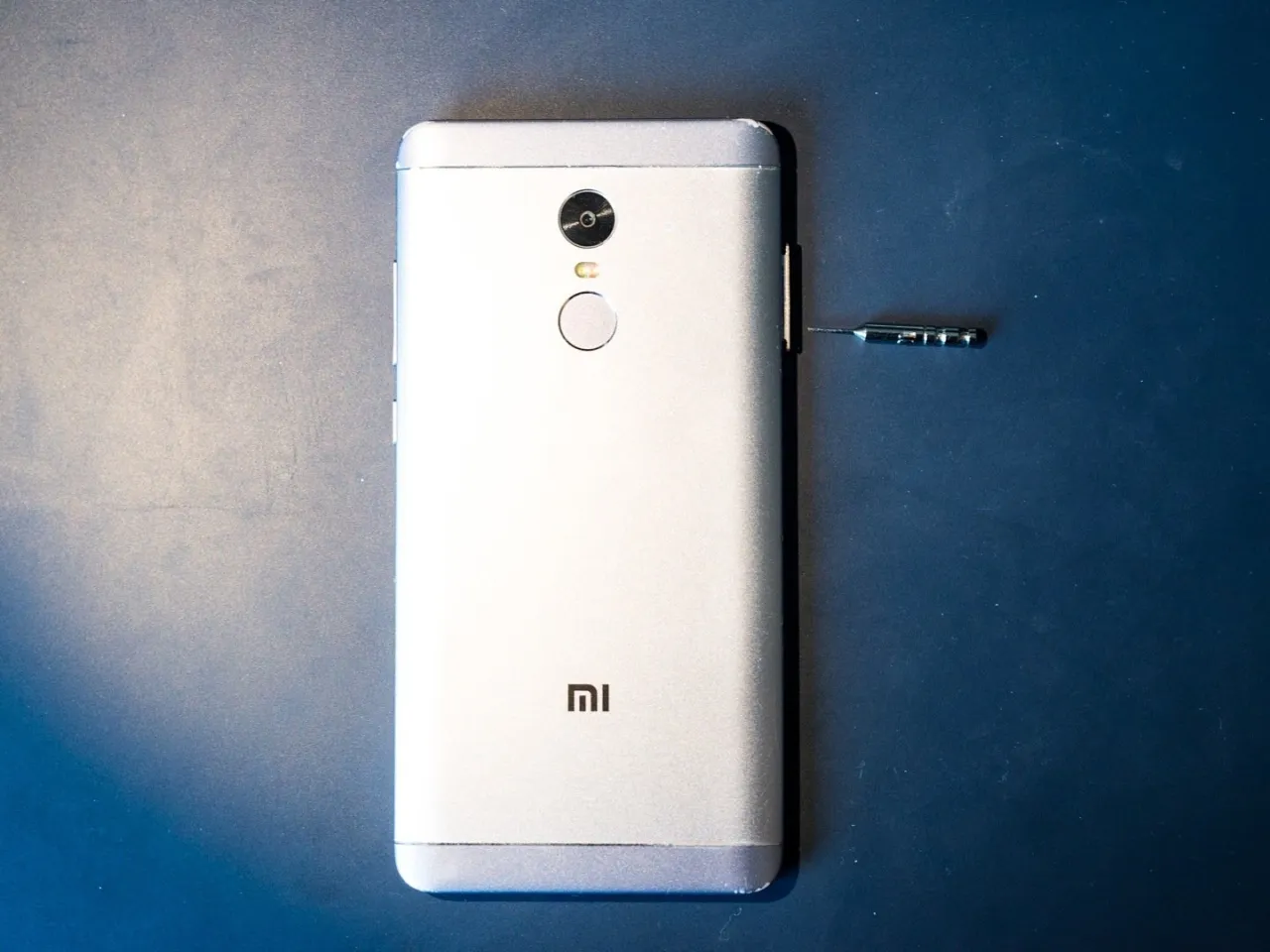 Zdjęcie Wymiana baterii Redmi Note 4: uniknij wysokich kosztów i problemów