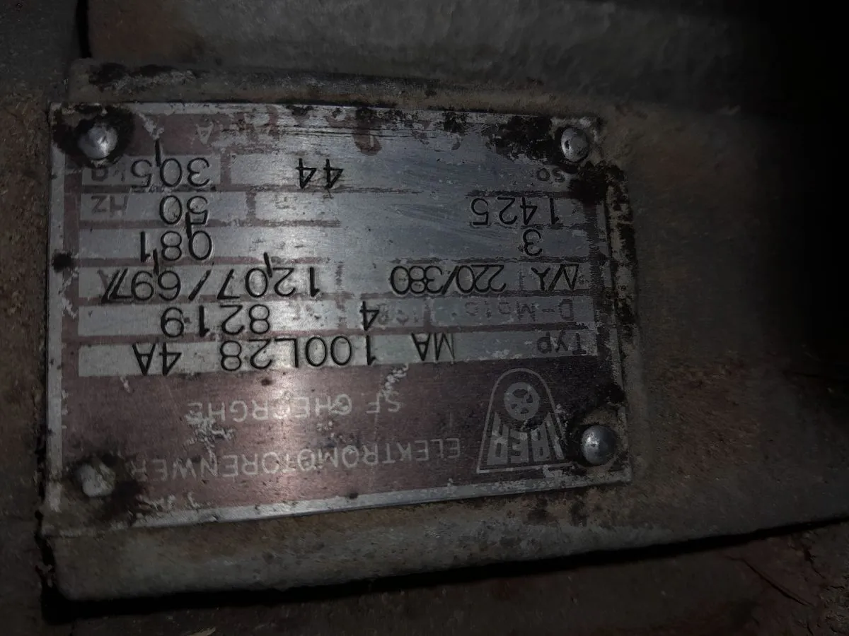 Tabliczka znamionowa silnika elektrycznego