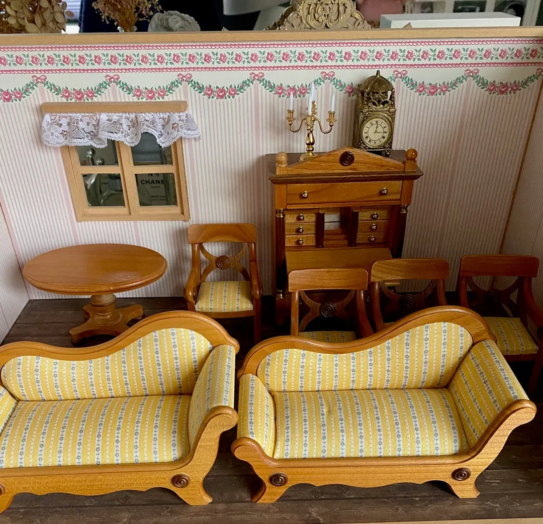 przykłady mebli biedermeier sekretarzyk sofa st&oacute;ł