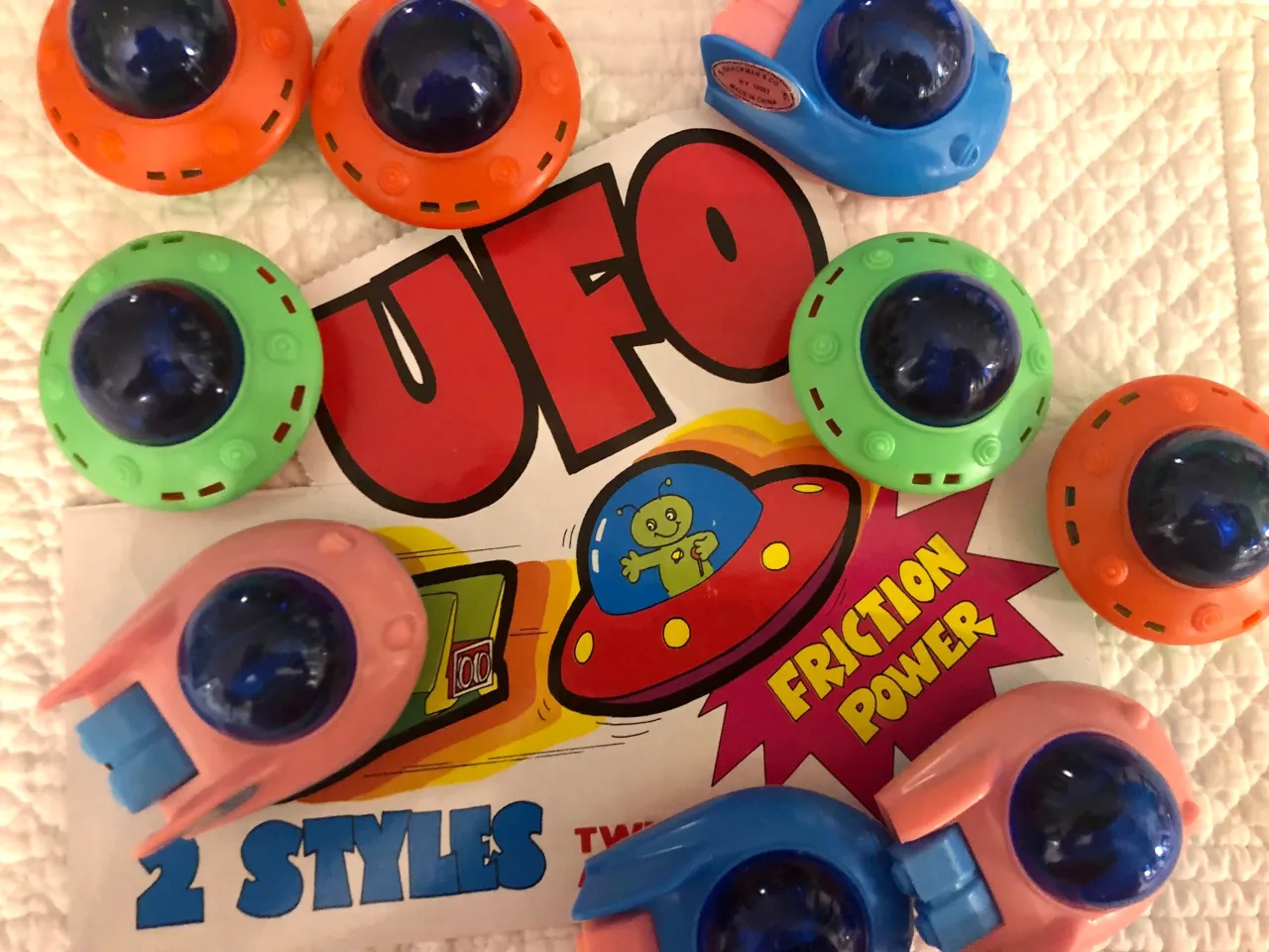 różne typy zabawek statek ufo dla dzieci