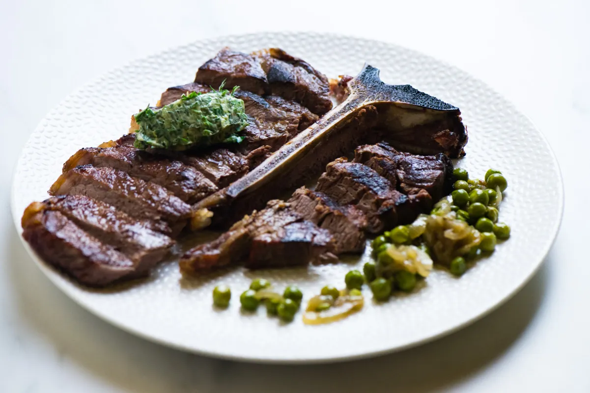 Wołowina dojrzewająca stek przekr&oacute;j