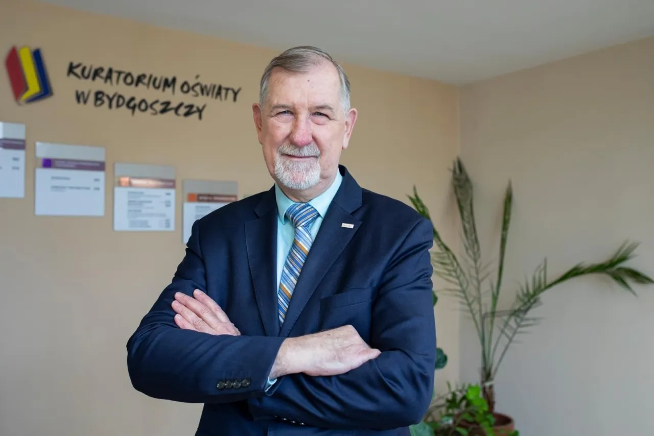 Kurator oświaty nadz&oacute;r pedagogiczny