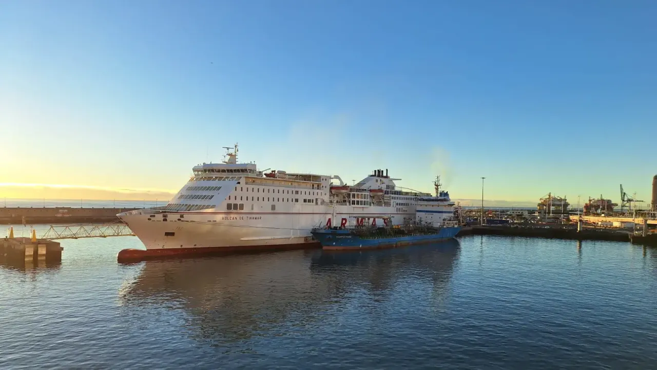 prom na Maderę historyczny Naviera Armas