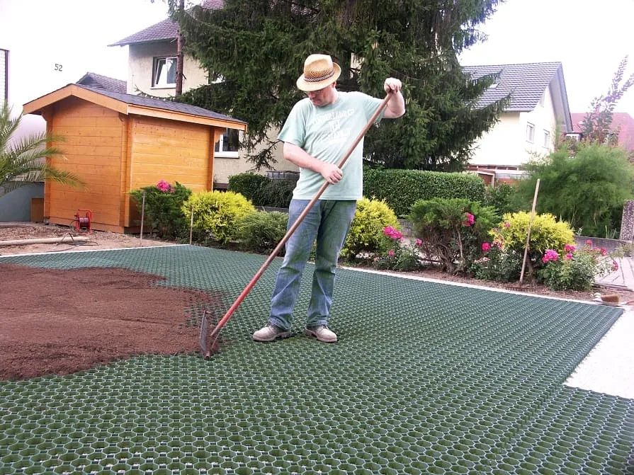 Kratka trawnikowa montaż