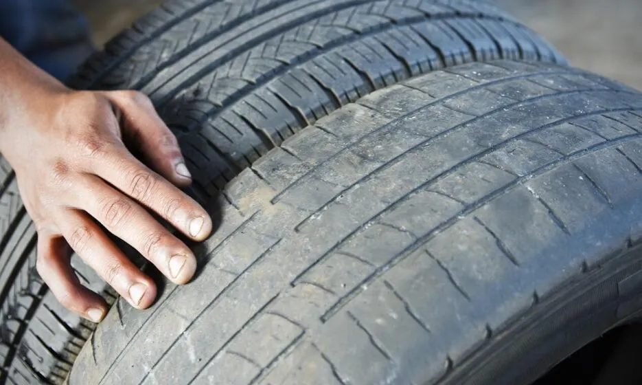 nierównomierne zużycie opon, zużycie opony niskie ciśnienie, zużycie opony wysokie ciśnienie
