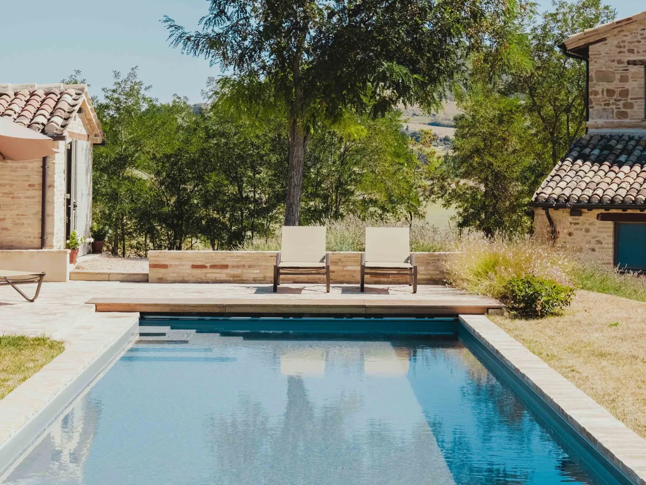 nowoczesny basen w ogrodzie, prawo budowlane basen