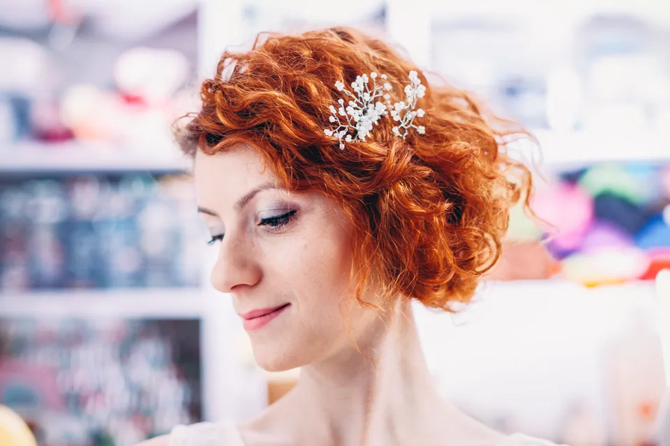 Jak przygotować włosy pod grzebyk ozdobny