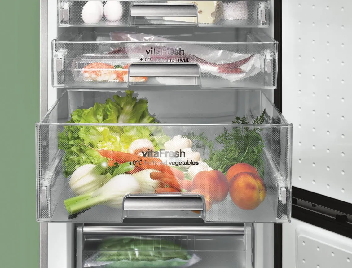 wnętrze lod&oacute;wki do zabudowy komora zero szuflady wilgotności