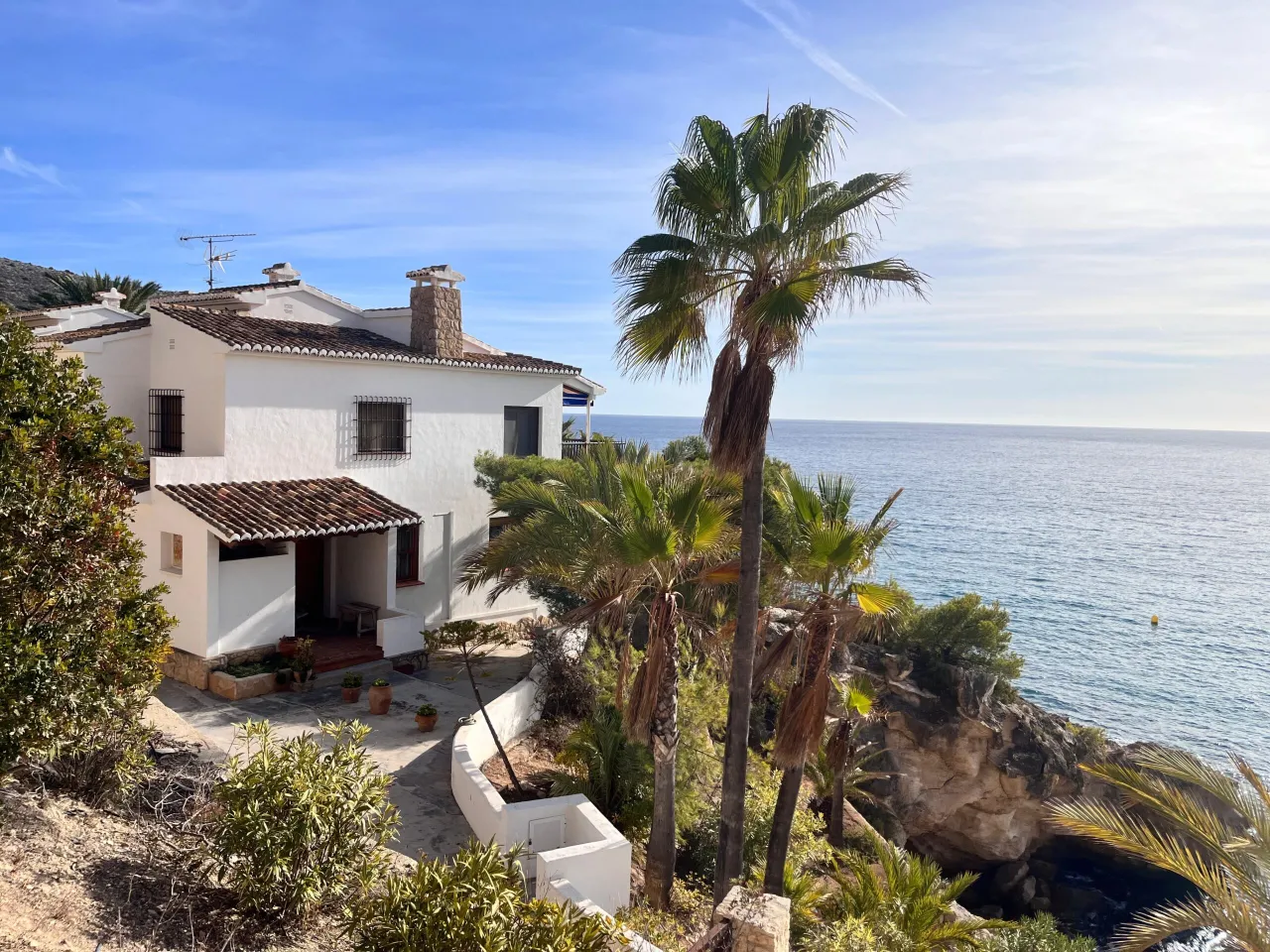 Notariusz podpisujący dokumenty zakupu nieruchomości w Hiszpanii