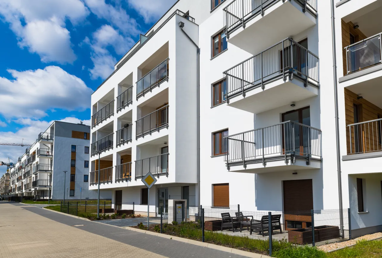 deweloper mieszkaniowy kontra komercyjny