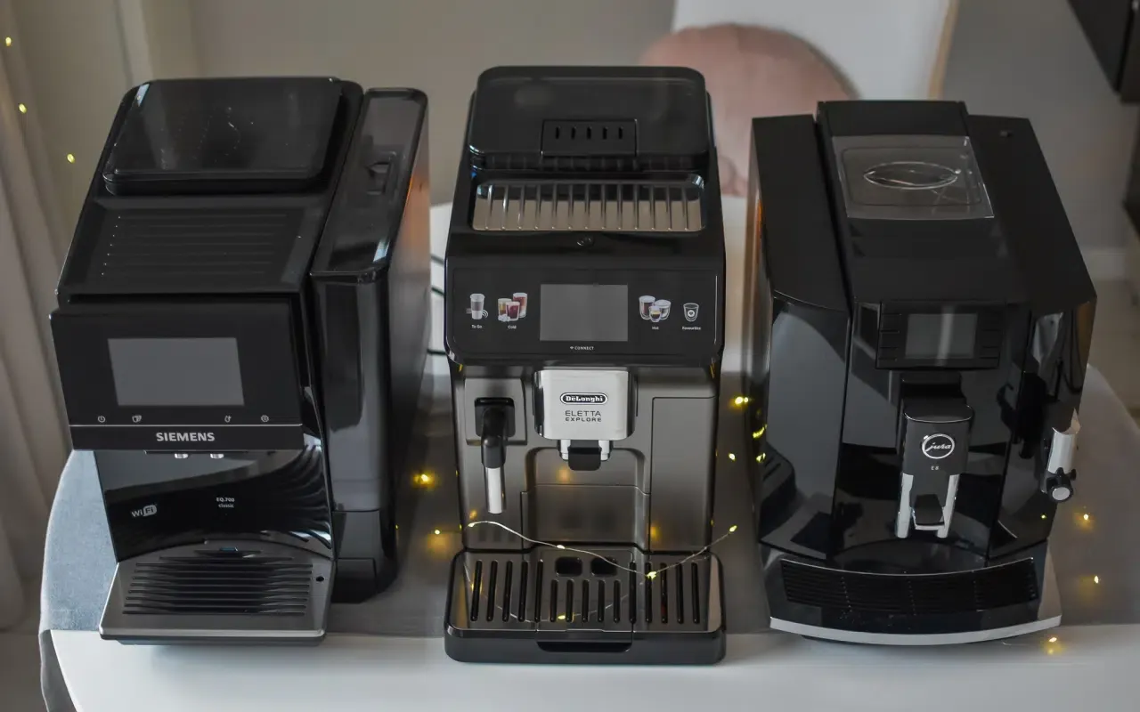 Por&oacute;wnanie serii ekspres&oacute;w De'Longhi