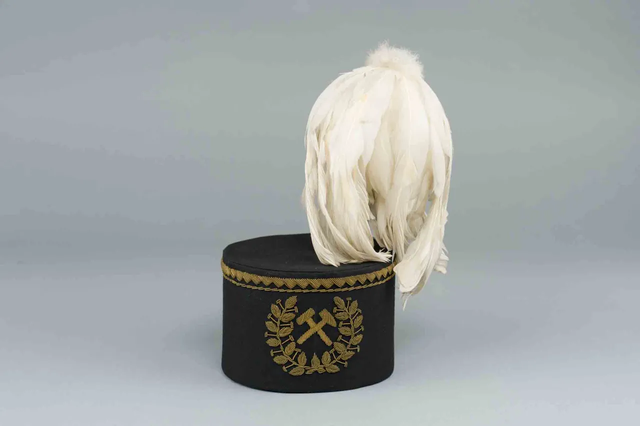 czako g&oacute;rnicze z r&oacute;żnymi pi&oacute;ropuszami