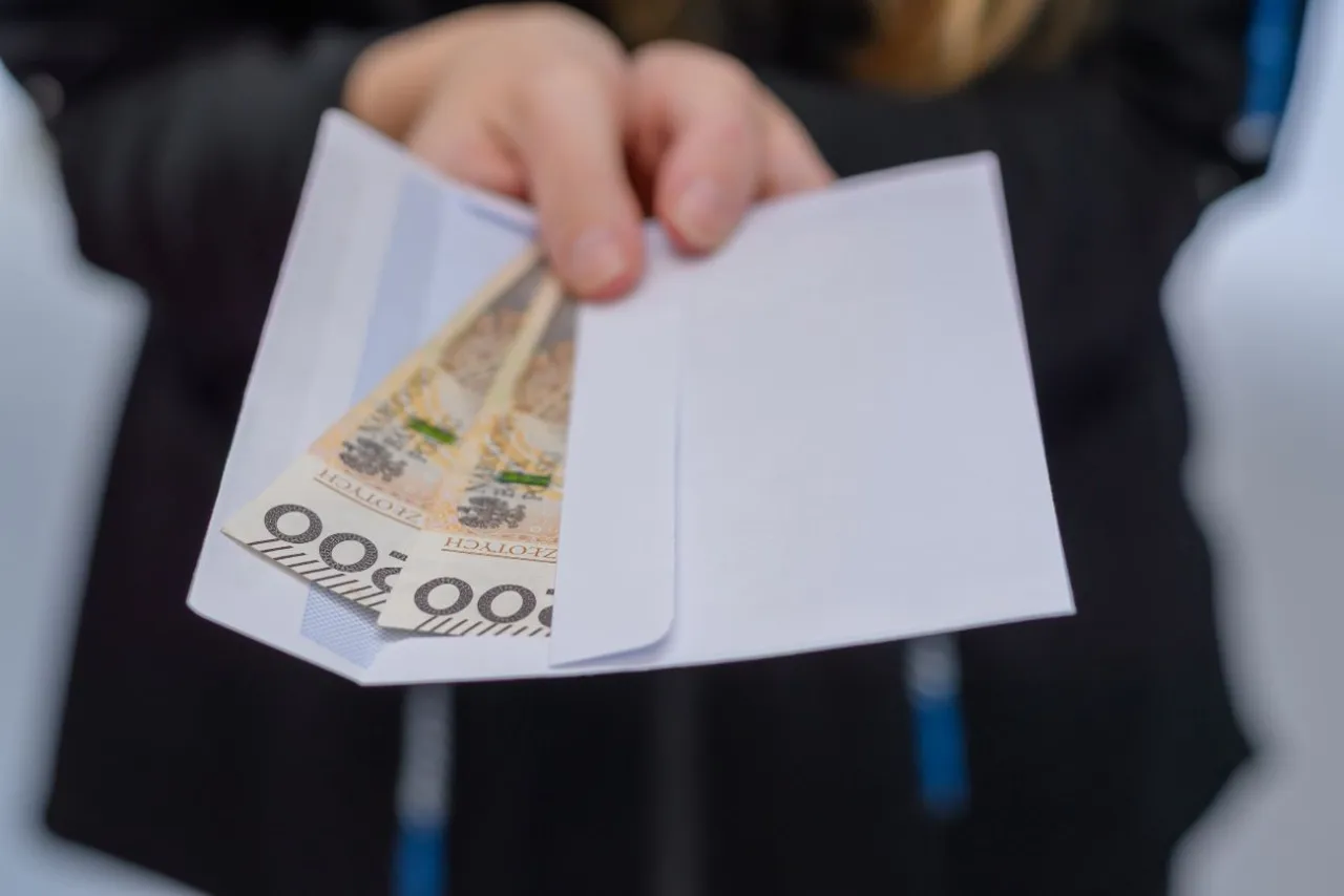 ile dać na chrzciny chrzestna koperta pieniądze