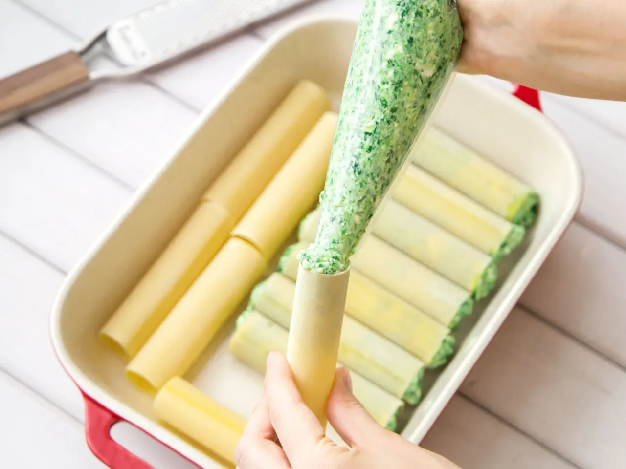 Jak prawidłowo nadziewać cannelloni