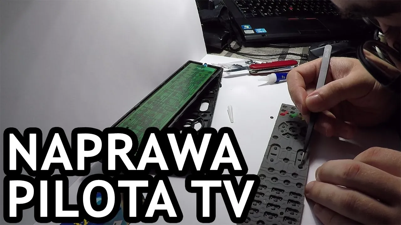 Uszkodzony pilot do telewizora, zalane styki, zużyte gumki