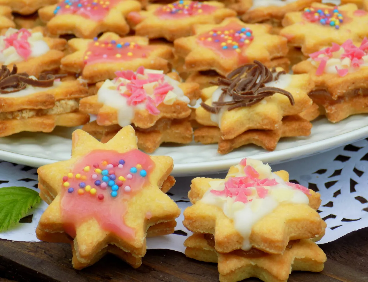 ciasteczka kruche z krupczatki i mąki tortowej por&oacute;wnanie