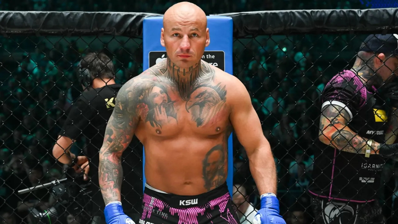 Artur Szpilka w klatce KSW