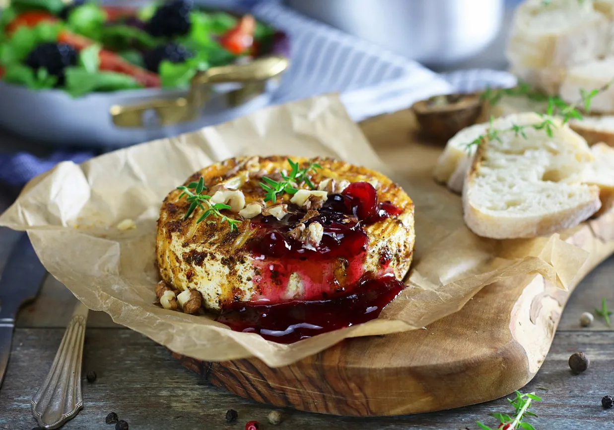 grillowany camembert z żurawiną