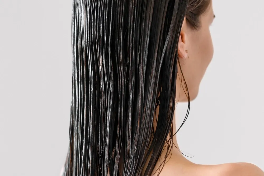 częstotliwość stosowania wcierek do włosów infografika