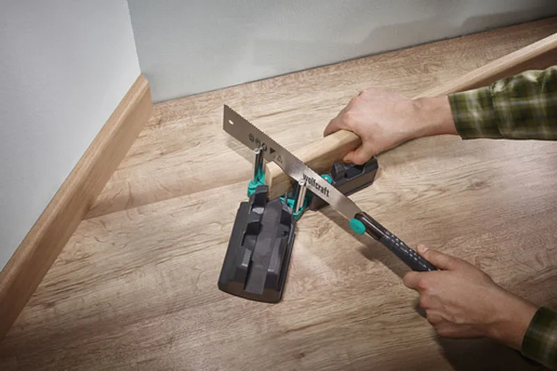 Narzędzia do montażu listew przypodłogowych PCV