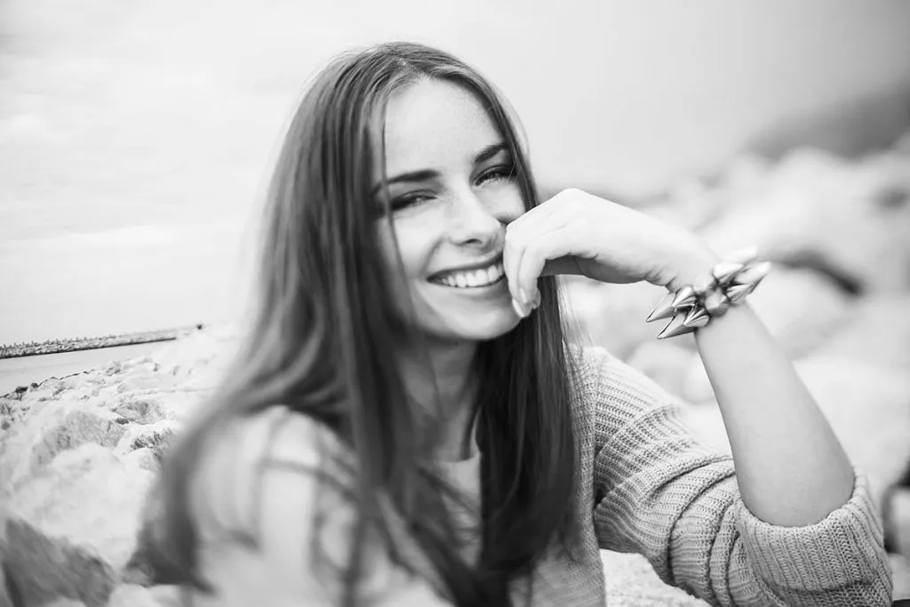 przykłady pozowania do zdjęć portretowych selfie