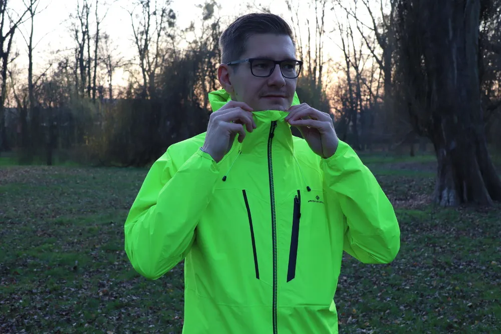 kurtka do biegania w deszczu cechy
