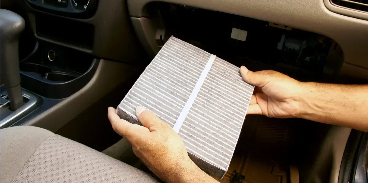 différents types de filtre habitacle voiture (pollen, charbon actif)