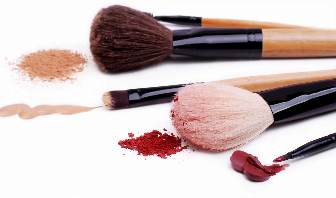 brudne pędzle do makijażu