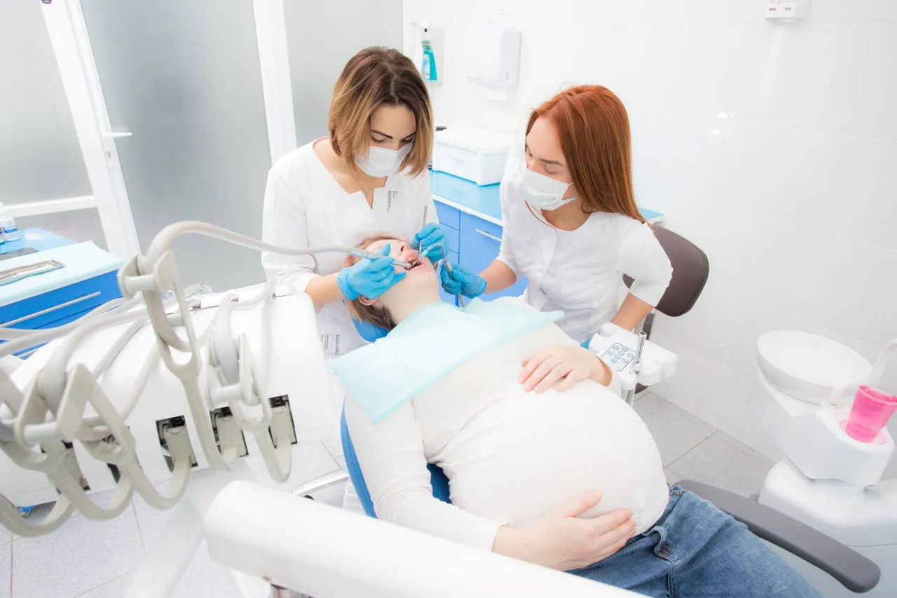 Zdjęcie Czy można iść do dentysty w ciąży? Bezpieczne zabiegi dentystyczne