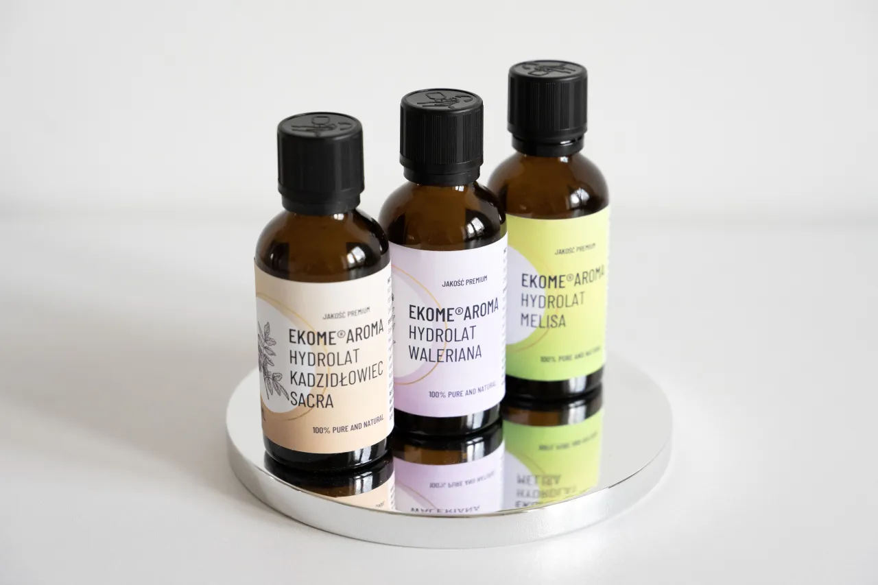 różne butelki hydrolatów