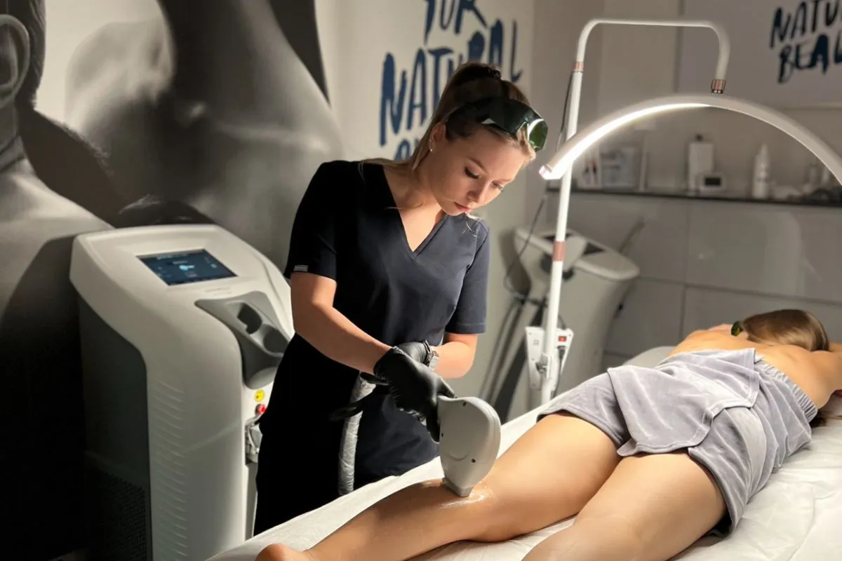Kluczowe czynniki wyboru salonu depilacji laserowej