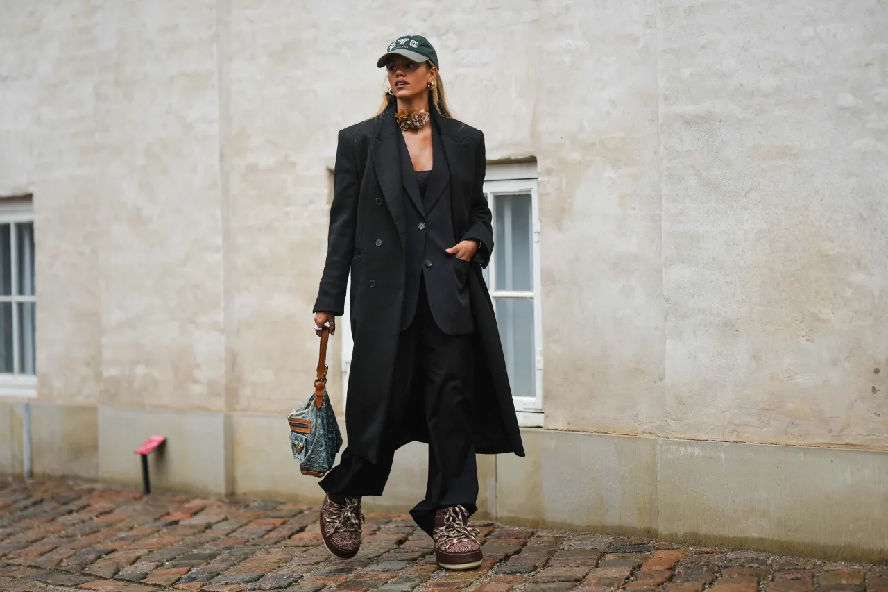 Czapka z daszkiem do płaszcza i marynarki