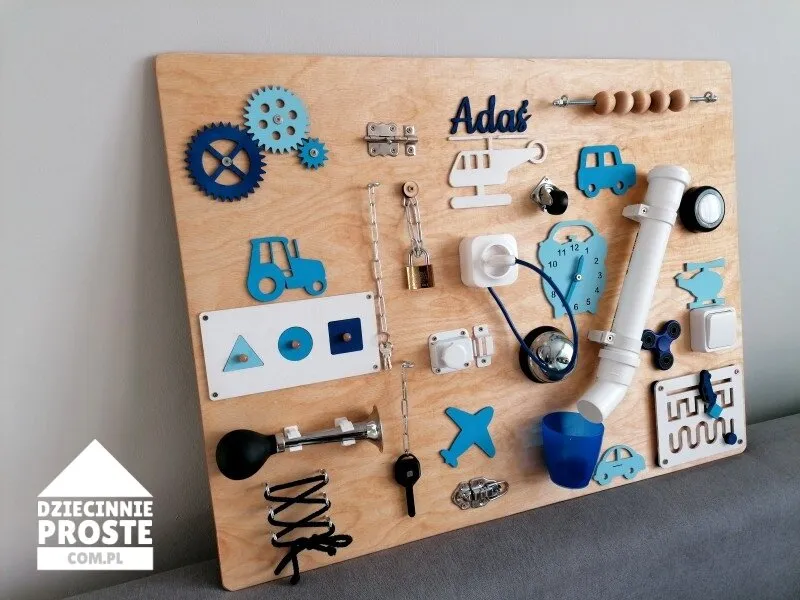 tablica sensoryczna gotowa vs DIY