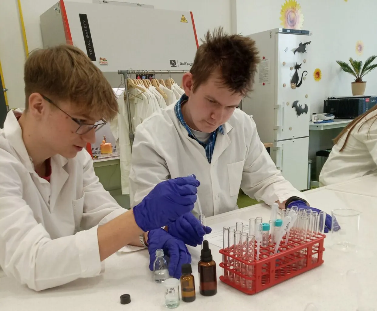 laboratorium biochemiczne liceum