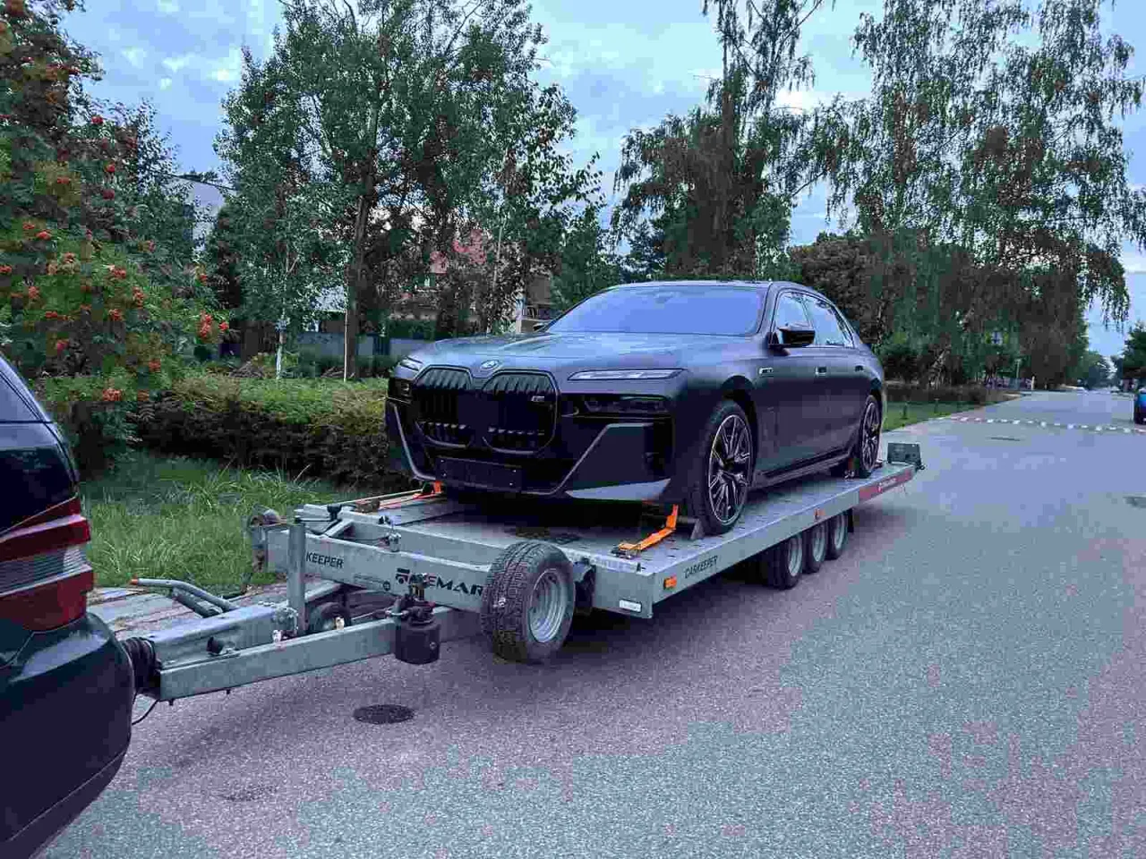 BMW holowanie automat laweta vs tradycyjne uszkodzenie